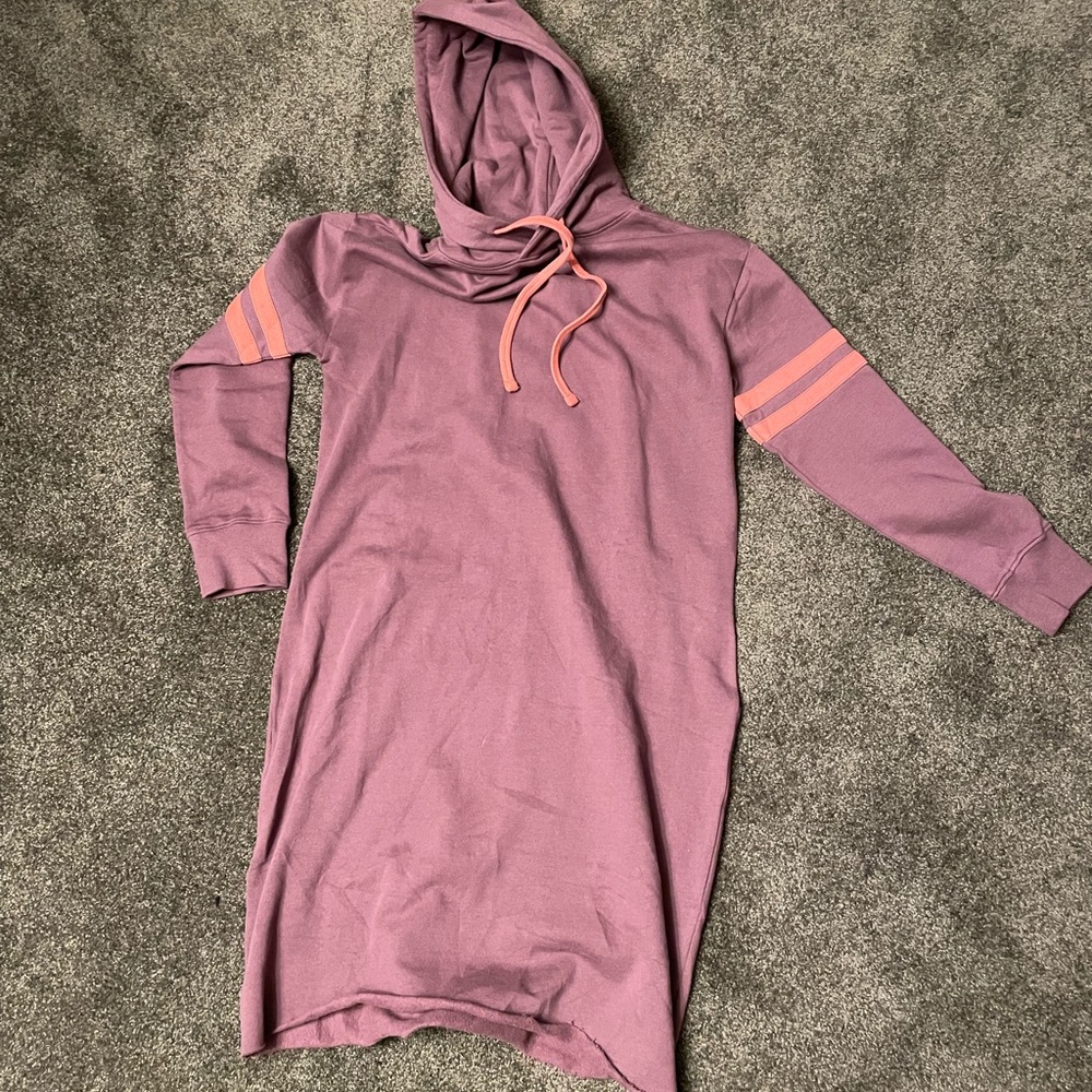 Kate Quinn longline hoodie